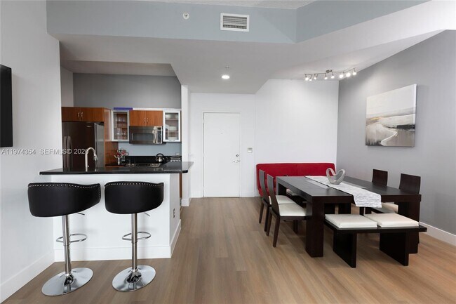 Foto del edificio - 18800 NE 29th Ave