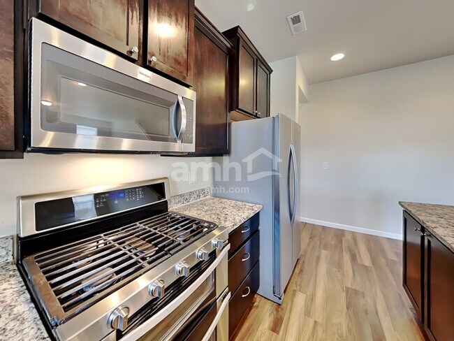 Foto del edificio - 455 McKinley St