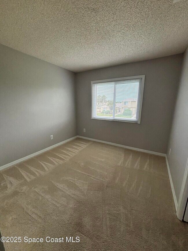 Foto del edificio - 1460 Sheafe Ave NE