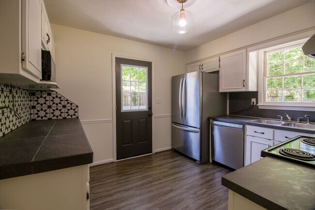 Foto del edificio - 4 Bedroom home in North Columbus