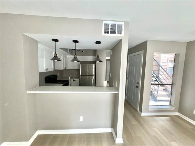 Foto del edificio - 9809 Walnut St