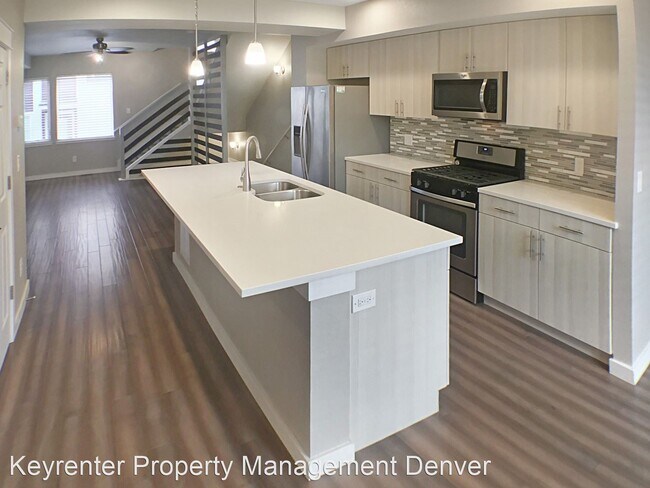 Building Photo - 2 br, 2.5 bath House - 1539 W 43rd Ave