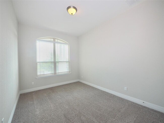 Foto del edificio - 421 Fair Oaks Dr