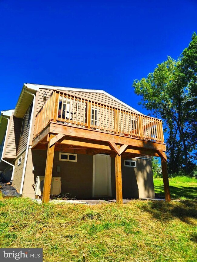 Foto del edificio - 1369 Avon Bend Rd