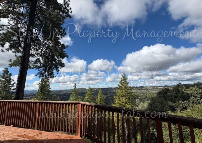 Building Photo - Delightful 3 Bed 2 Bath Home With Epic Mou...