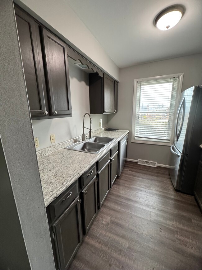 Foto del edificio - 3124 Royal Windsor Dr