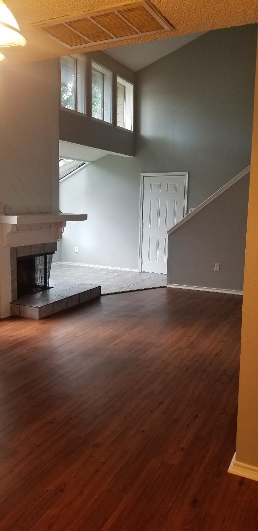 Foto del edificio - 9254 Forest Ln
