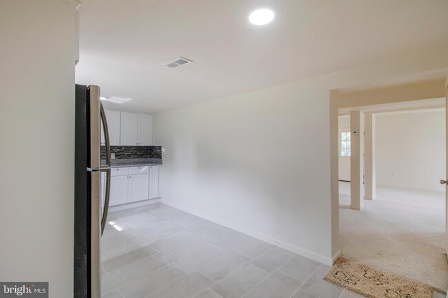 Building Photo - 11904 Robinwood Dr