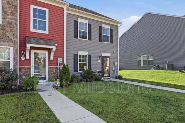 Building Photo - 65 Darien Dr
