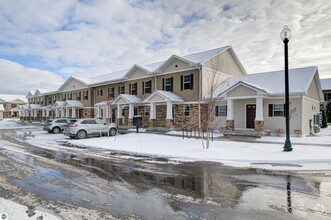 Building Photo - 1542 Simsbury St