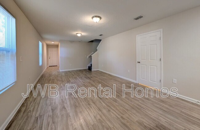 Foto del edificio - 8835 Hare Ave