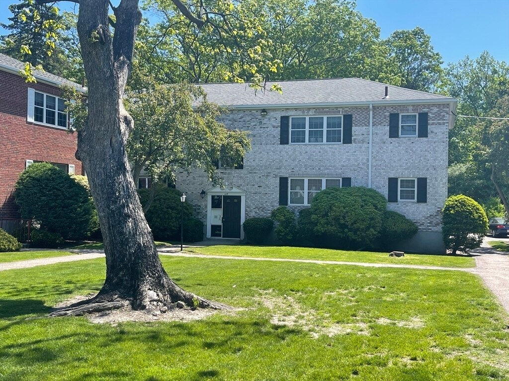 Primary Photo - 169 Lake Shore Rd