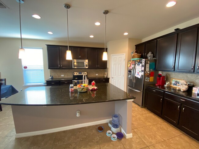 Foto del edificio - 820 Olive Ln