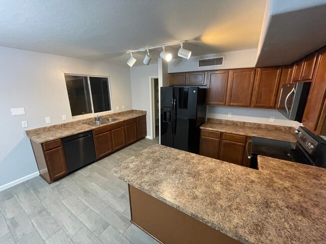 Kitchen - 7233 S 39th Dr