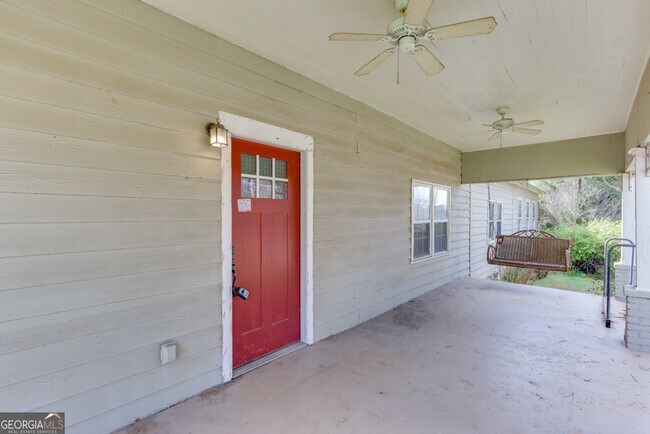 Building Photo - 1051 Gage Dr