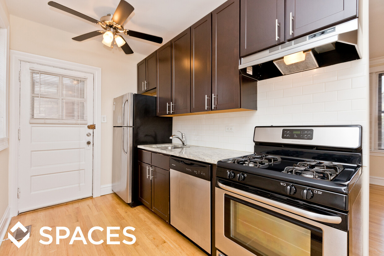 Foto principal - 3620 N Marshfield Ave