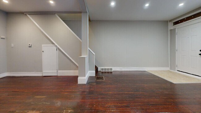 Building Photo - Temple Hospital 3-br FULL HOUSE - For Rent