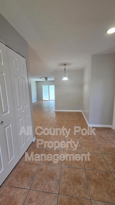 Foto del edificio - 1210 Fairway Dr