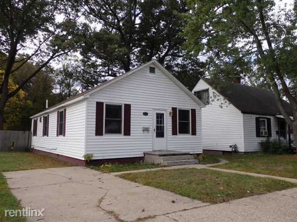 Primary Photo - 1267 Langeland Ave