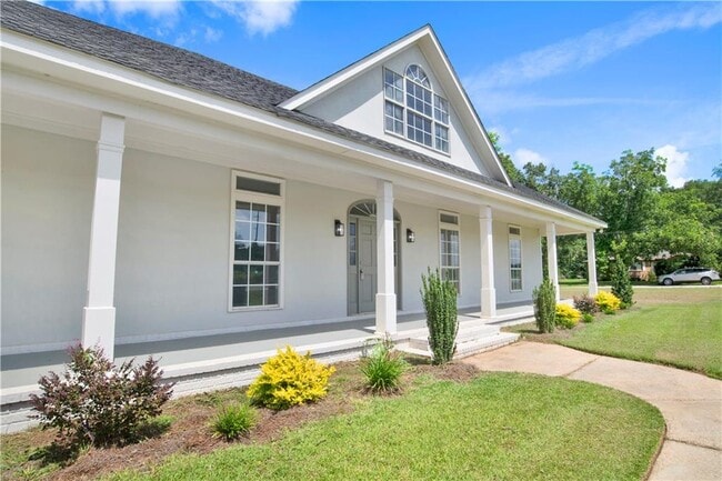 Building Photo - 3000 Johnson Rd W