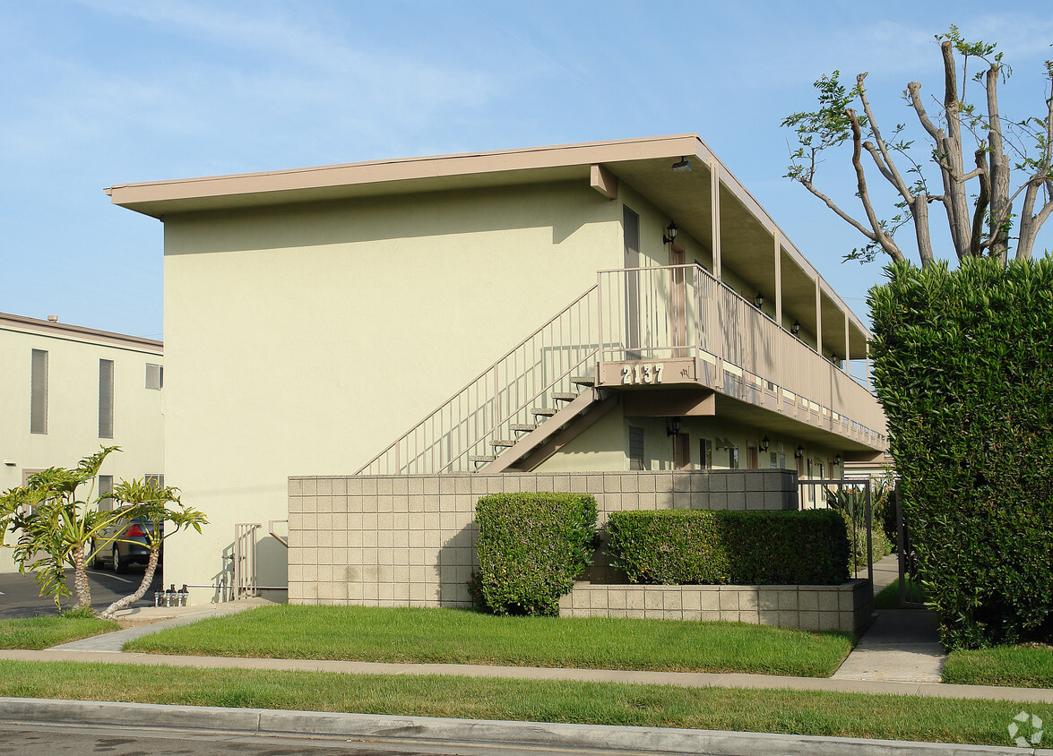 Primary Photo - 2137 Elden Ave