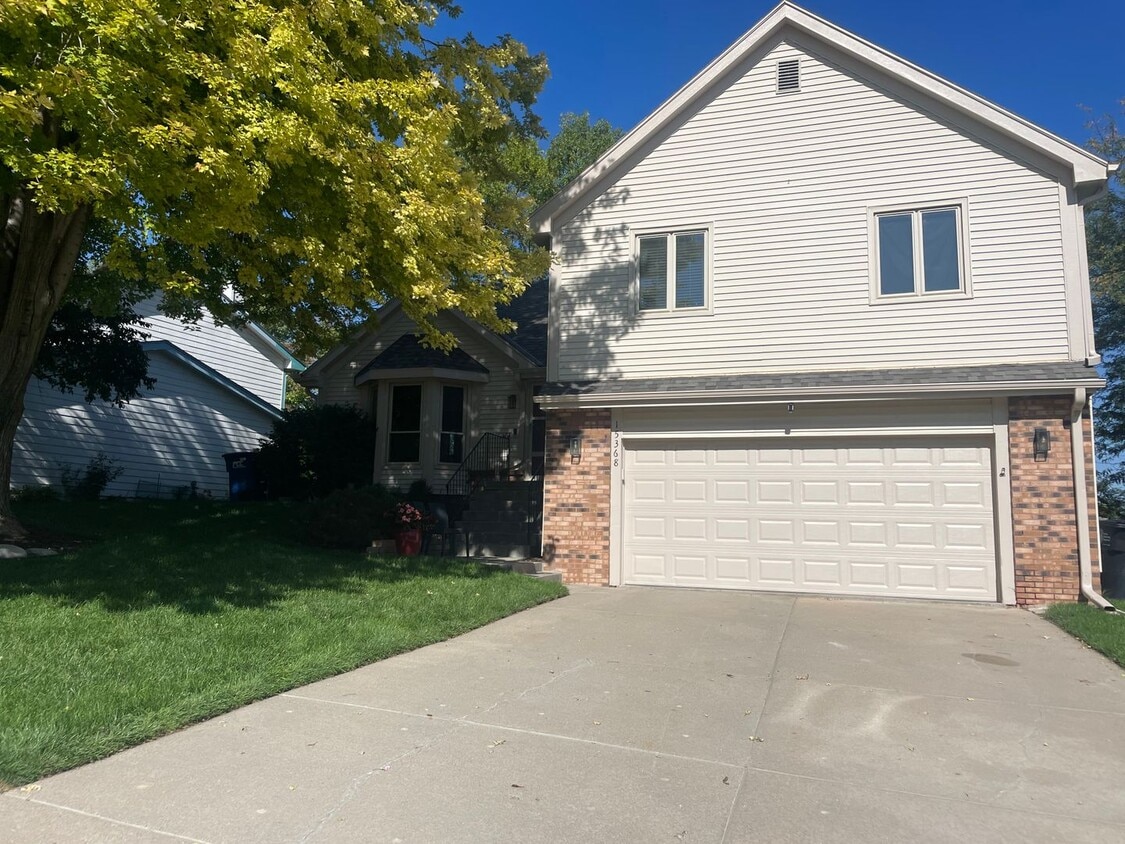 Primary Photo - Beautifully Updated Pepperwood Three Bedroom!