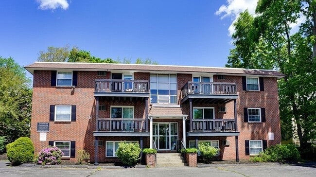 Charles View Condominiums - 99 Pleasant St