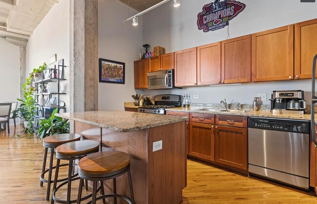 Building Photo - 2107 Grand Blvd