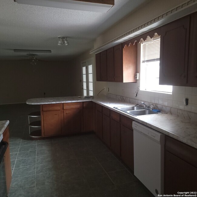 Foto del edificio - 926 Hillcrest Dr