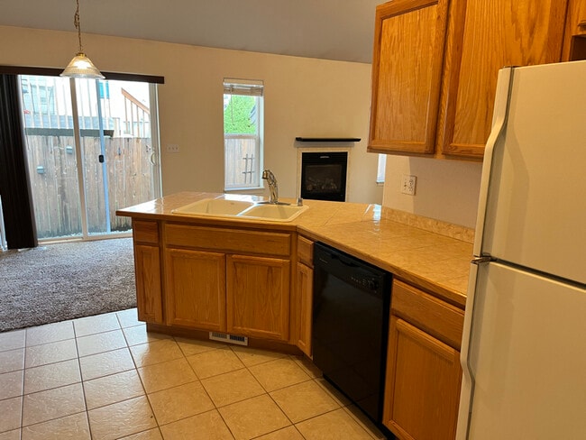 Building Photo - 312 G St SW