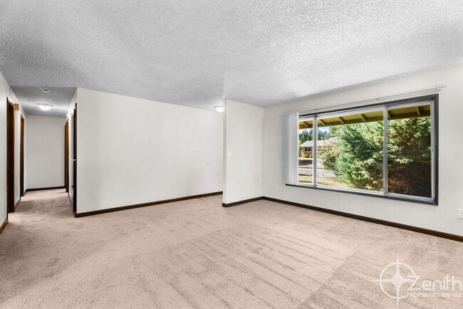 Building Photo - 805 NE 122nd Ave