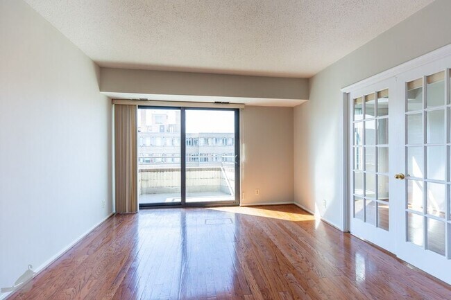 Building Photo - 1401 17th St NW