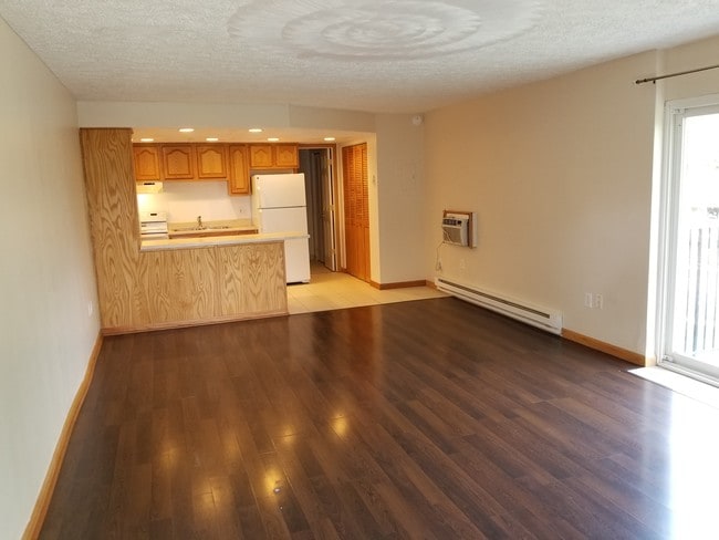 Building Photo - 2331 E Market St