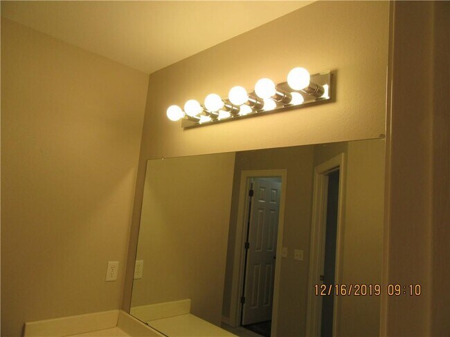 Building Photo - 803 Amanda Dr
