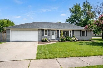 Building Photo - 9359 Ridgeland Ave
