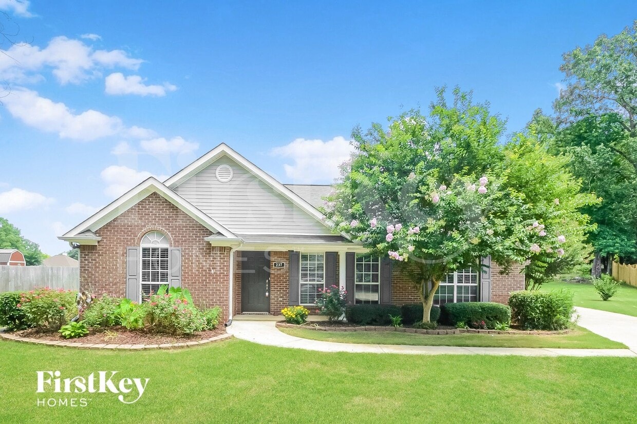 Primary Photo - 237 Silverstone Ln