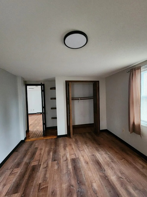 Building Photo - 5 Leonard Ave