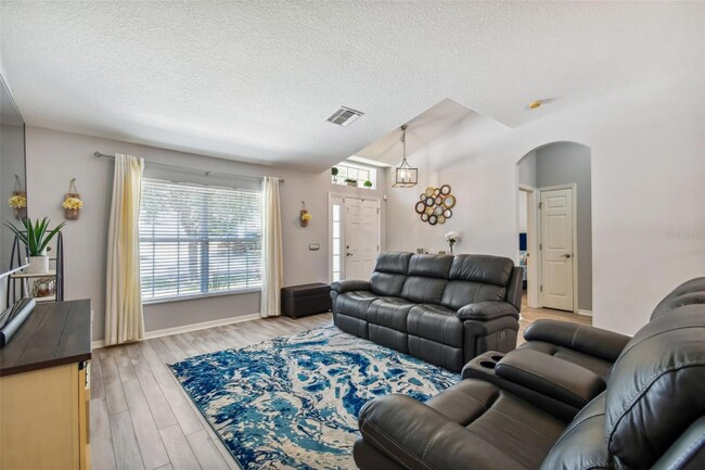 Foto del edificio - 7124 Colonial Lake Dr