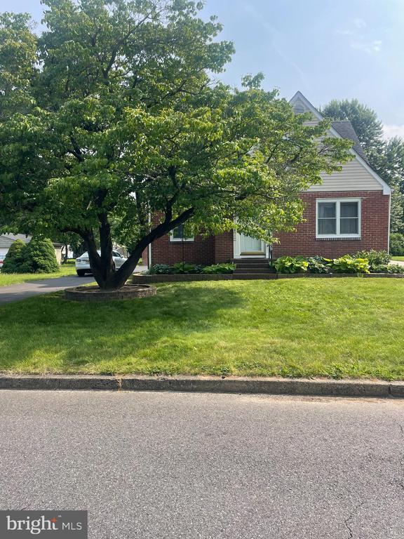 Foto principal - 1747 W McGalliard Ave