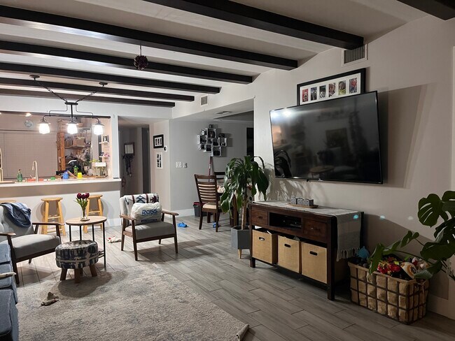 Foto del edificio - 4699 Lucerne Lakes Blvd E