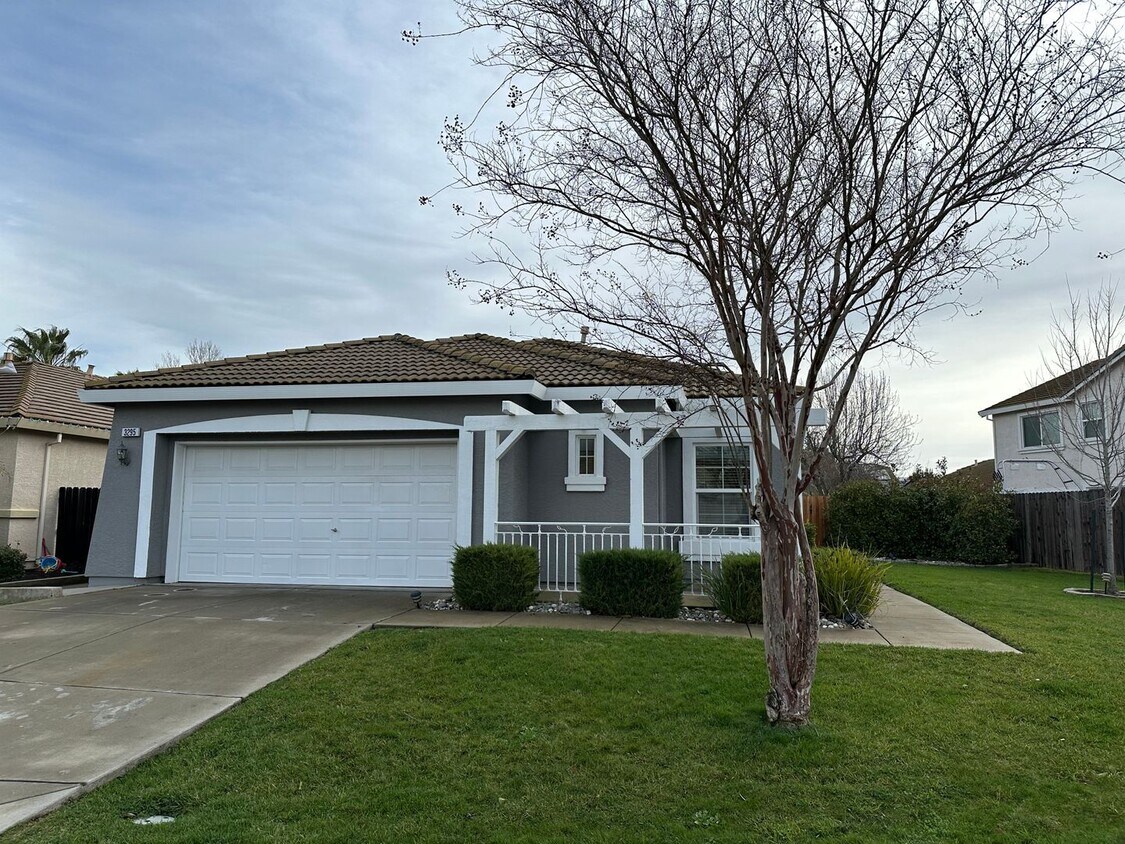 Primary Photo - 3295 Rivermont St