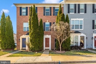 Building Photo - 618 Cawley Dr