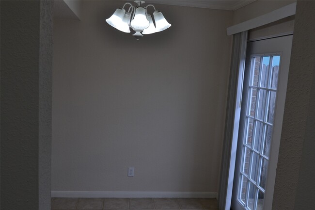 Foto del edificio - 6111 Beverly Hill St