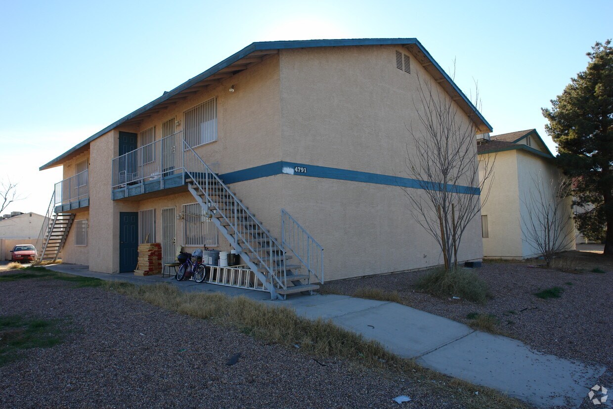 Primary Photo - 4791 E Craig Rd