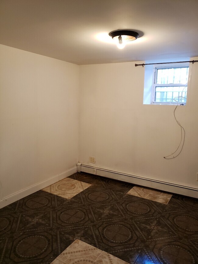 Foto del edificio - 351 E 48th St