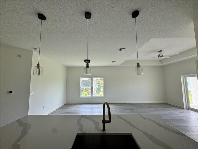 Building Photo - 9417 Acco Ave