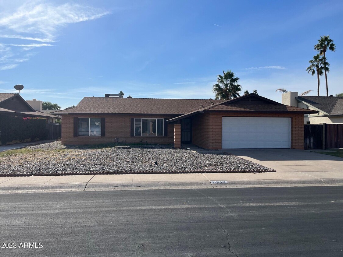 Primary Photo - 5519 W Onyx Ave