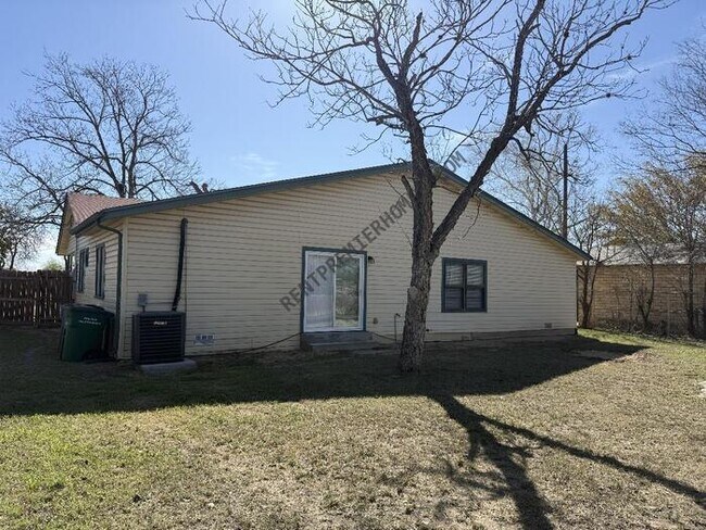 Building Photo - 233 Roesler Rd