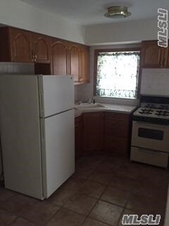 Building Photo - 231 Hollywood Ave