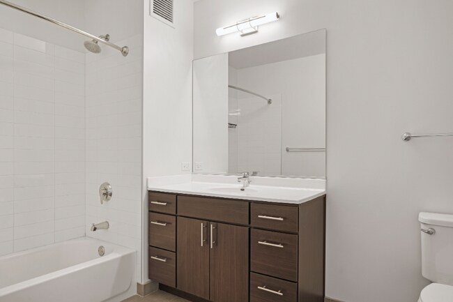 Foto del edificio - 112 W Superior St